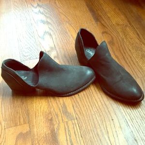 Stylish slip on leather shoe